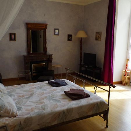 Maison D'Hotes Le Cadran Solaire Courcelles  エクステリア 写真