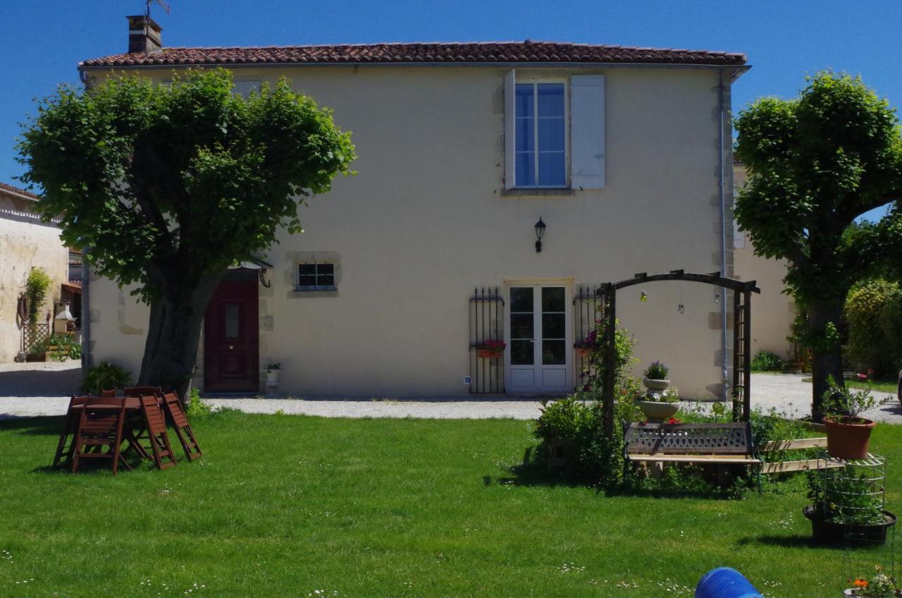 Maison D'Hotes Le Cadran Solaire Courcelles  エクステリア 写真