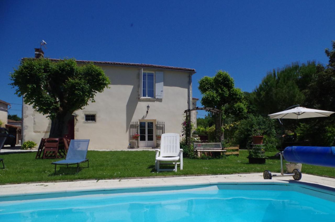 Maison D'Hotes Le Cadran Solaire Courcelles  エクステリア 写真