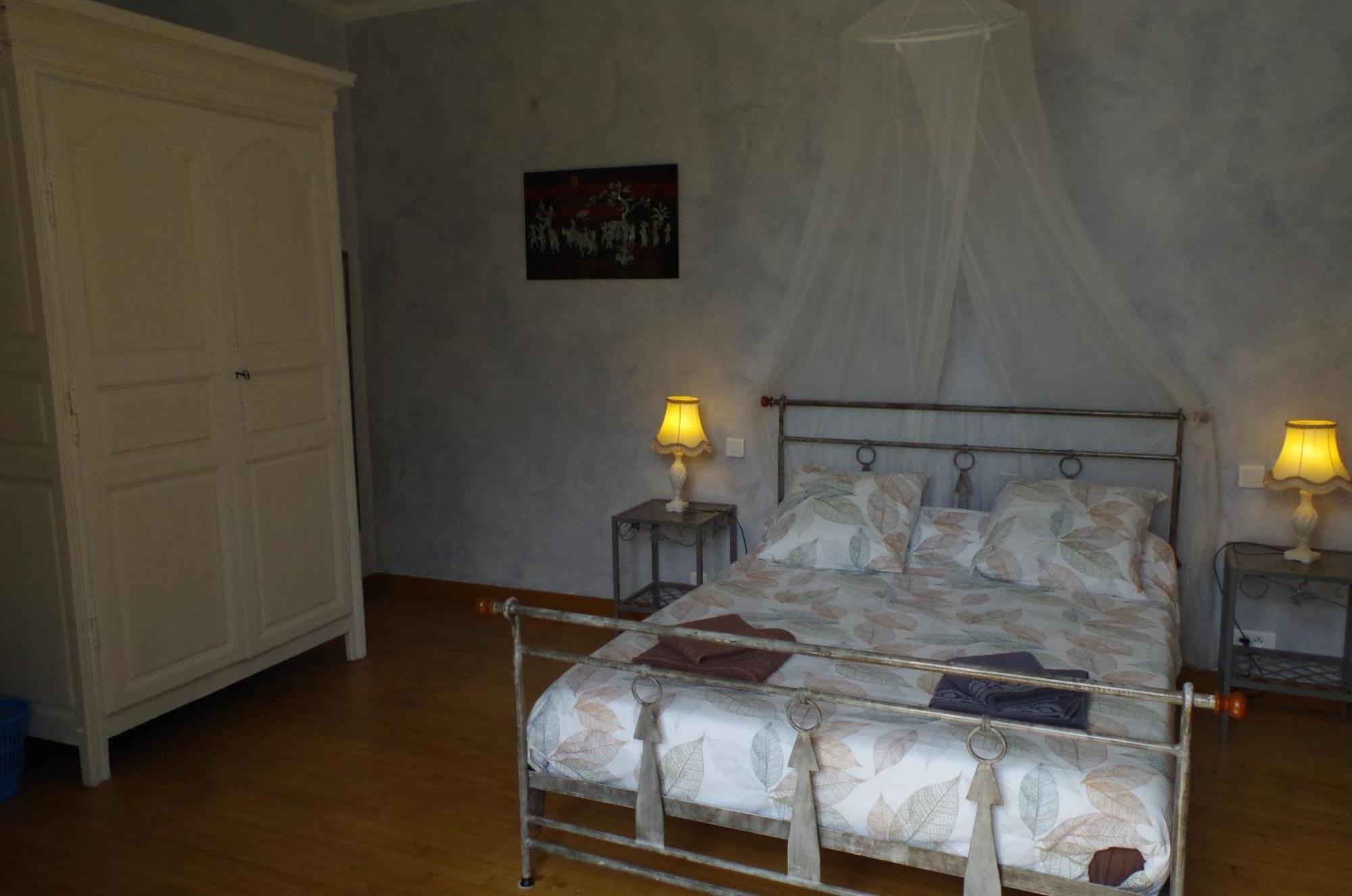 Maison D'Hotes Le Cadran Solaire Courcelles  エクステリア 写真