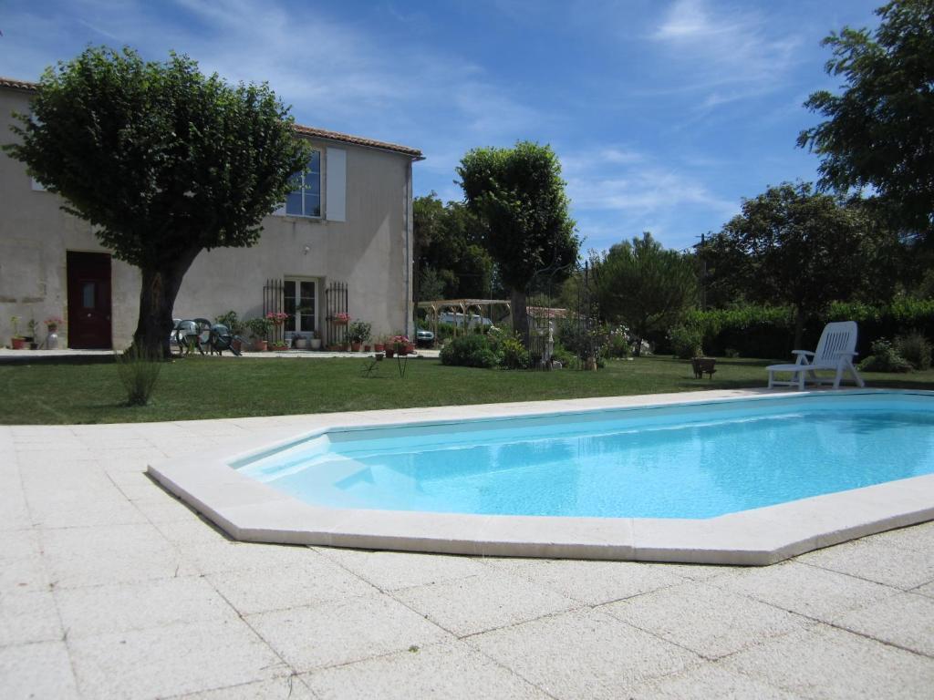 Maison D'Hotes Le Cadran Solaire Courcelles  エクステリア 写真
