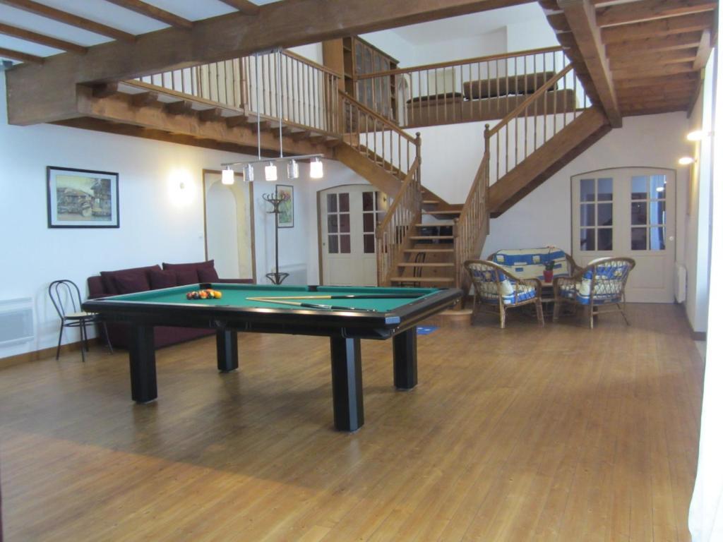 Maison D'Hotes Le Cadran Solaire Courcelles  エクステリア 写真